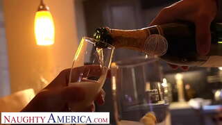 ���ോട്ടി അമേരിക്ക - എത്രനേരം Glam gets all dressed up before riding cock