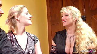 Giovani inesperti Paio di chiedere aiuto ad un vicino di casa Matura nel suo primo Trio Cazzo