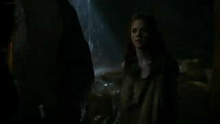 کھیل ہی کھیل میں تخت کی جان برف ان کے کوماری کھو دیتا ہے