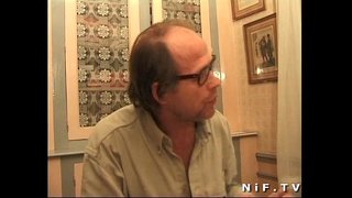 ���्रेंच सोनेरी अर्भक fucked आणि jizzed on तिचे स्तन