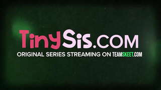 18 nga tuig ang panuigon Ariana Grand mao ang dinhi alang sa usa ka butang, ug ang usa ka butang lamang, sa pagkuha GIIYOT! Kini nga sexy nga asno nga katahum nahigugma sa pagtan-aw sa inyong nawong uban sa usa ka manok sa lawom nga ngadto sa iyang tutunlan ug motingog sa kalipay sa diha nga pl