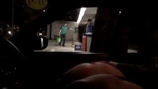 Kim Teşhirci mostrando el kulo Estra və Moonios; os en el auto m &amp; Drive; xico DF