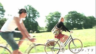 Genç ve güzel öğrenci ile büyük göğüsler grave sodomisee et prise en çift p