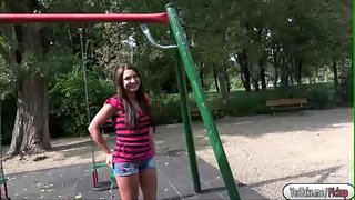 Kristina fucked dalam awam untuk tunai