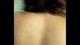 Její manžel bije ho a mě při pohledu na mé