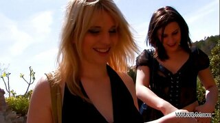 Biri жопы ağız zamanı ictimai cinsi açıq havada... Və başa çatmışdır