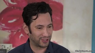 Ex bf sette sin sexy brunette kjæreste i bondage og pisket og anal knullet henne