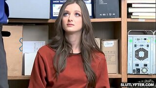 LP Swyddog doggystyle fuck Kenzy Ryans dynn fagina yn prancio yn ei peli dwfn!