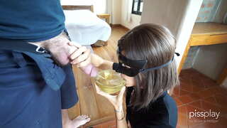 Tumoto Deepthroat Gagging kanggo Abdi Prawan - Ombenan bowl saka nguyuh!