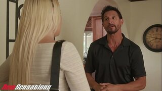 Velik Plen Blondinka Pripravljen Za Vraga