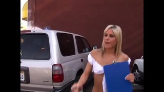 ���वान सुन्दरी लिन्छ डिक मा उनको भिजेको कपाल twat