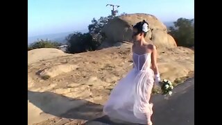 Ulykkelig ung forlatt kone gir noen hodet så spikret av to godhjertede smoothers