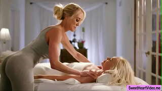 MILF Brandi Láska jí pomáhá Zákazníkovi Lyra Zákony kunda dosáhne orgasmu